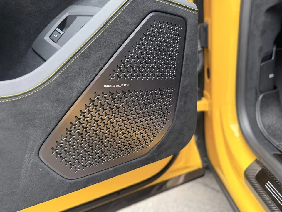 2023 Lamborghini Urus Performante - Image 13 of 31