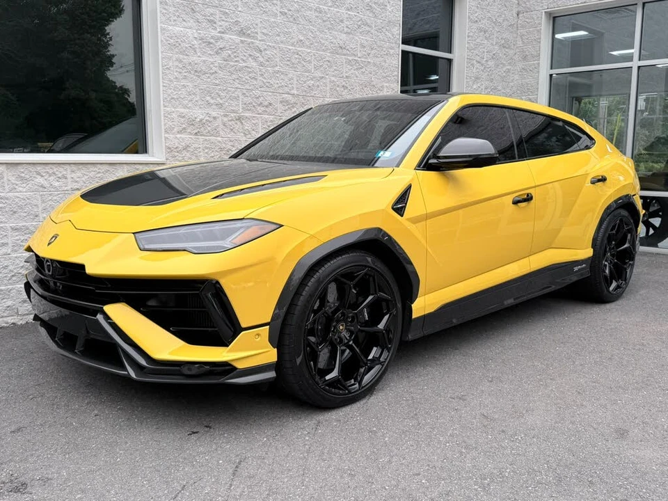 2023 Lamborghini Urus Performante - Image 4 of 31