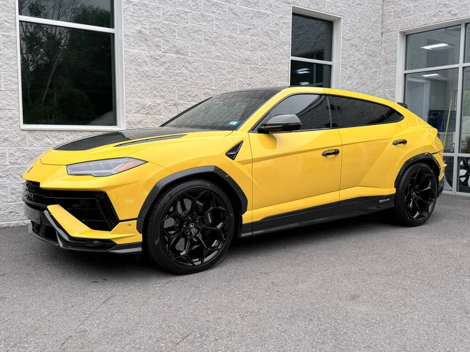 2023 Lamborghini Urus Performante - Image 3 of 31