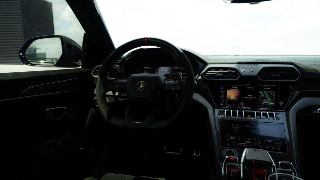 2023 Lamborghini Urus Performante - Image 31 of 31