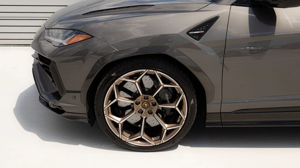 2023 Lamborghini Urus Performante - Image 21 of 31