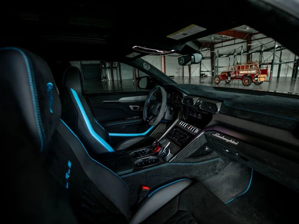 2023 Lamborghini Urus Performante - Image 12 of 31
