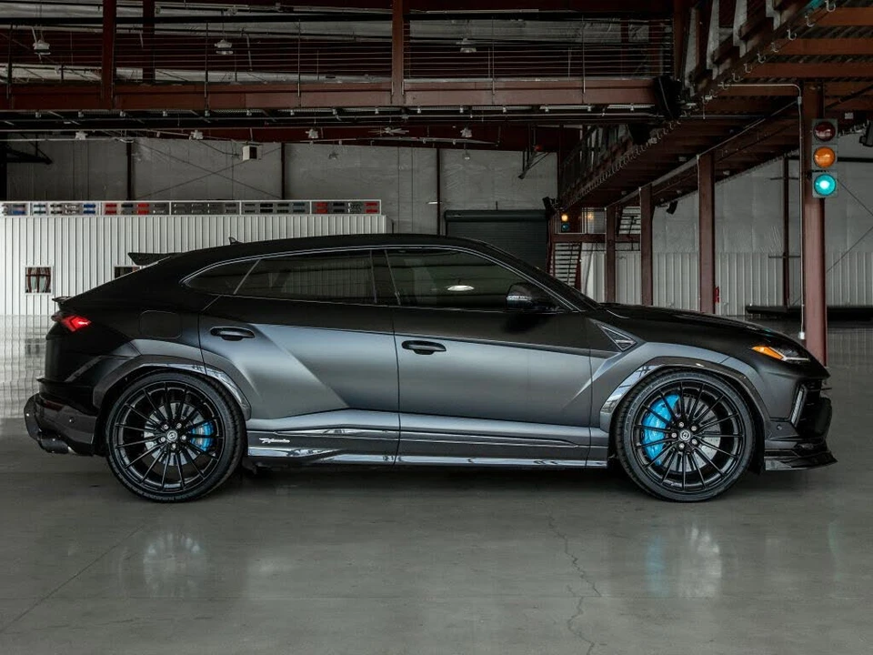 2023 Lamborghini Urus Performante - Image 2 of 31