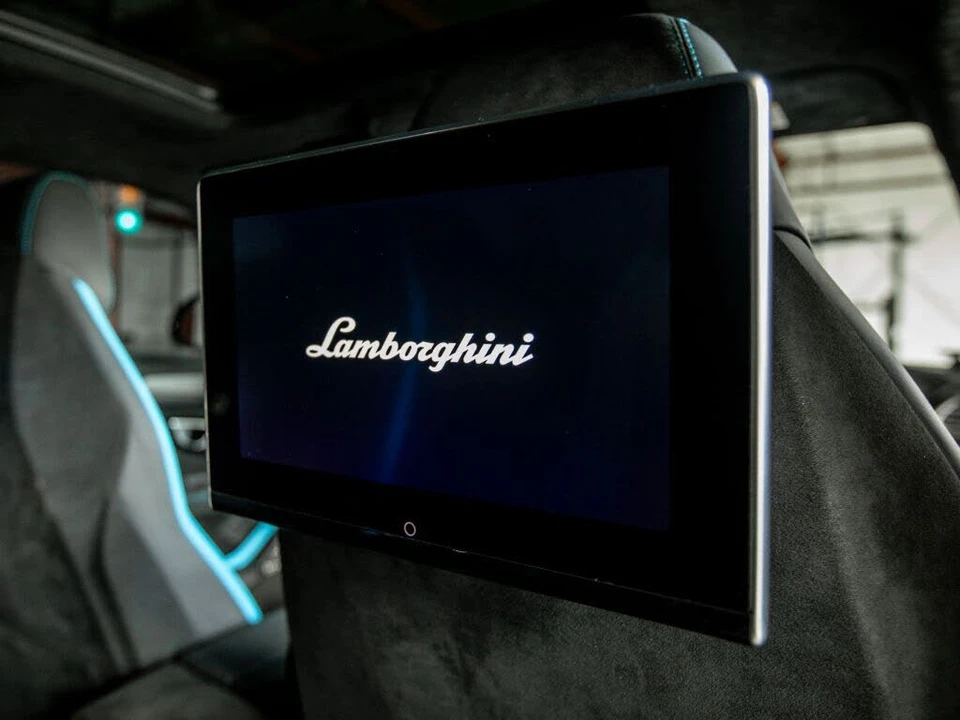2023 Lamborghini Urus Performante - Image 19 of 31