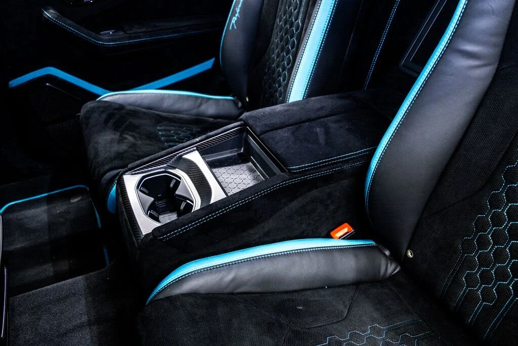 2023 Lamborghini Urus Performante - Image 18 of 31