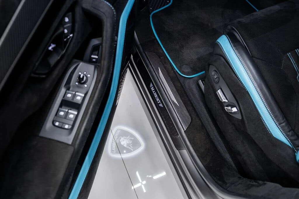 2023 Lamborghini Urus Performante - Image 25 of 31