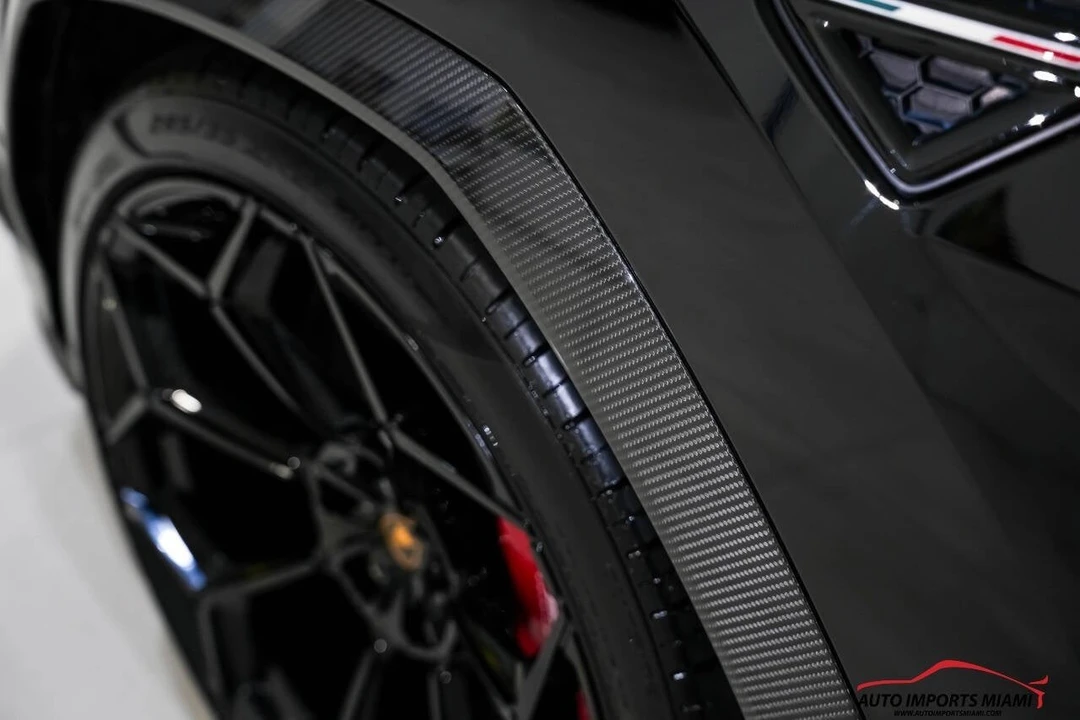2023 Lamborghini Urus Performante - Image 11 of 21