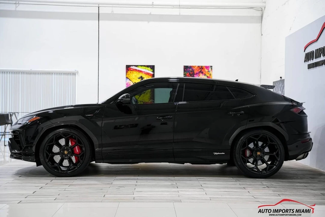 2023 Lamborghini Urus Performante - Image 17 of 21