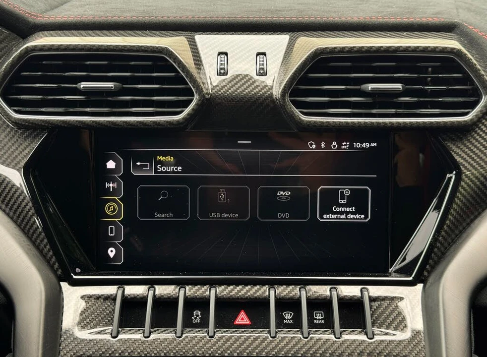 2023 Lamborghini Urus Performante - Image 28 of 31