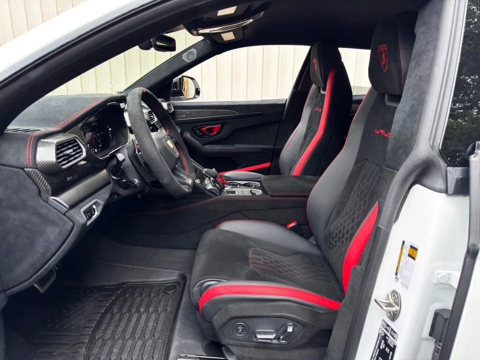 2023 Lamborghini Urus Performante - Image 16 of 31