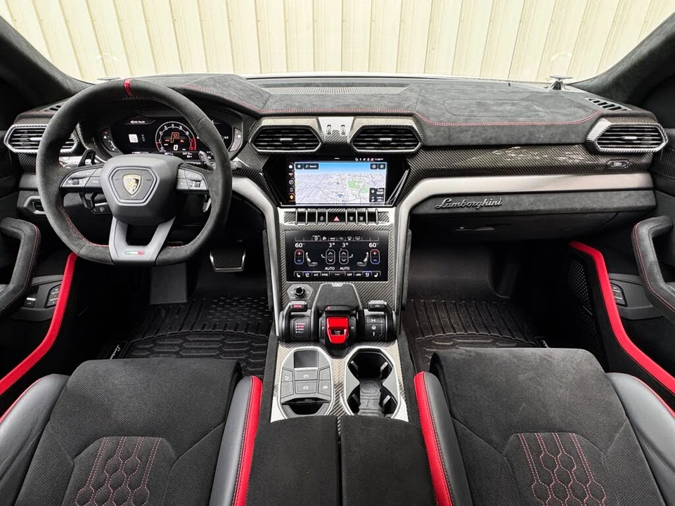 2023 Lamborghini Urus Performante - Image 12 of 31