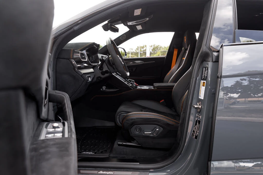 2023 Lamborghini Urus Performante - Image 23 of 31