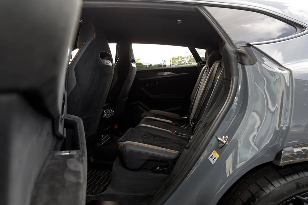 2023 Lamborghini Urus Performante - Image 28 of 31