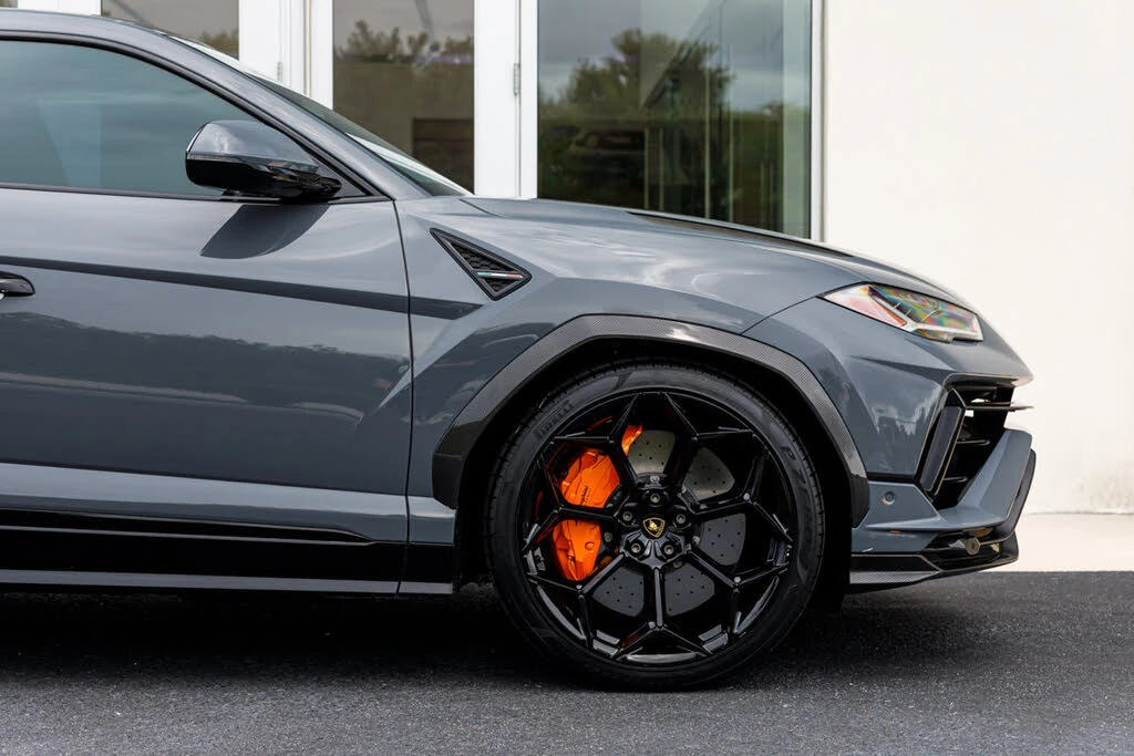 2023 Lamborghini Urus Performante - Image 14 of 31