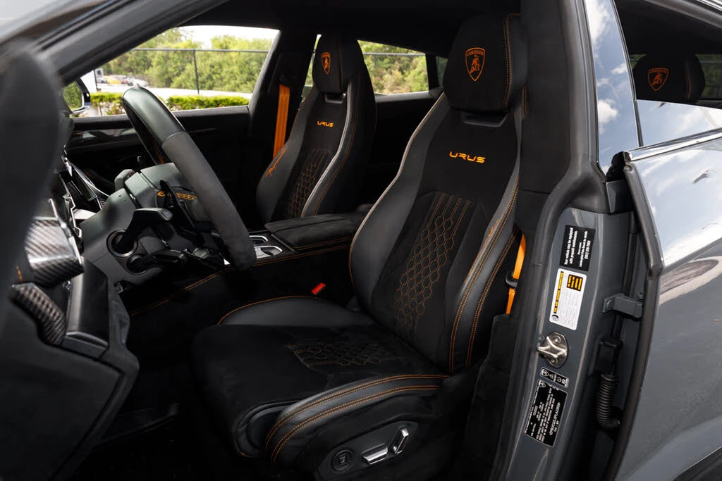 2023 Lamborghini Urus Performante - Image 26 of 31