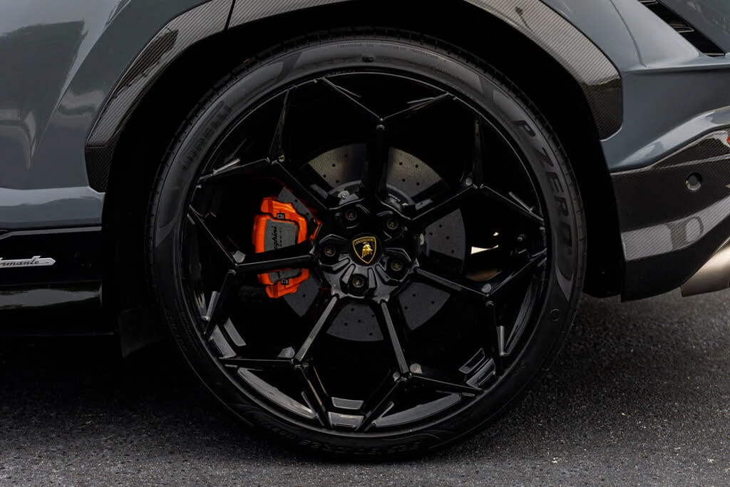 2023 Lamborghini Urus Performante - Image 10 of 31