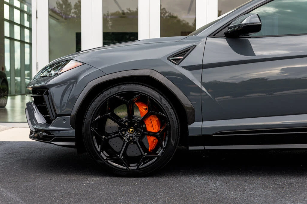 2023 Lamborghini Urus Performante - Image 7 of 31