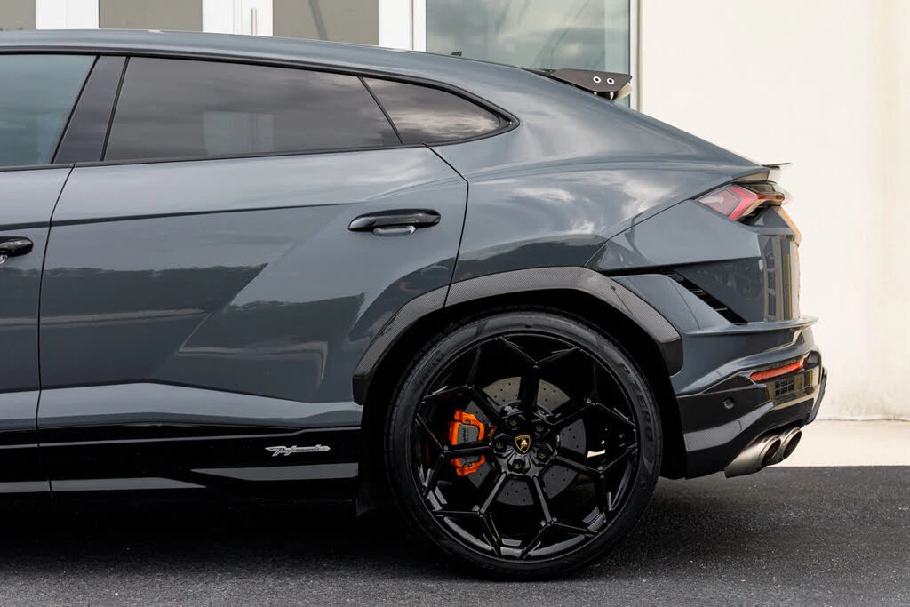 2023 Lamborghini Urus Performante - Image 8 of 31