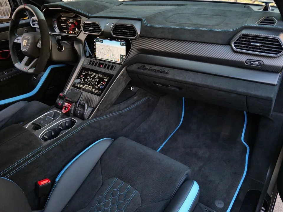 2023 Lamborghini Urus Performante - Image 28 of 31