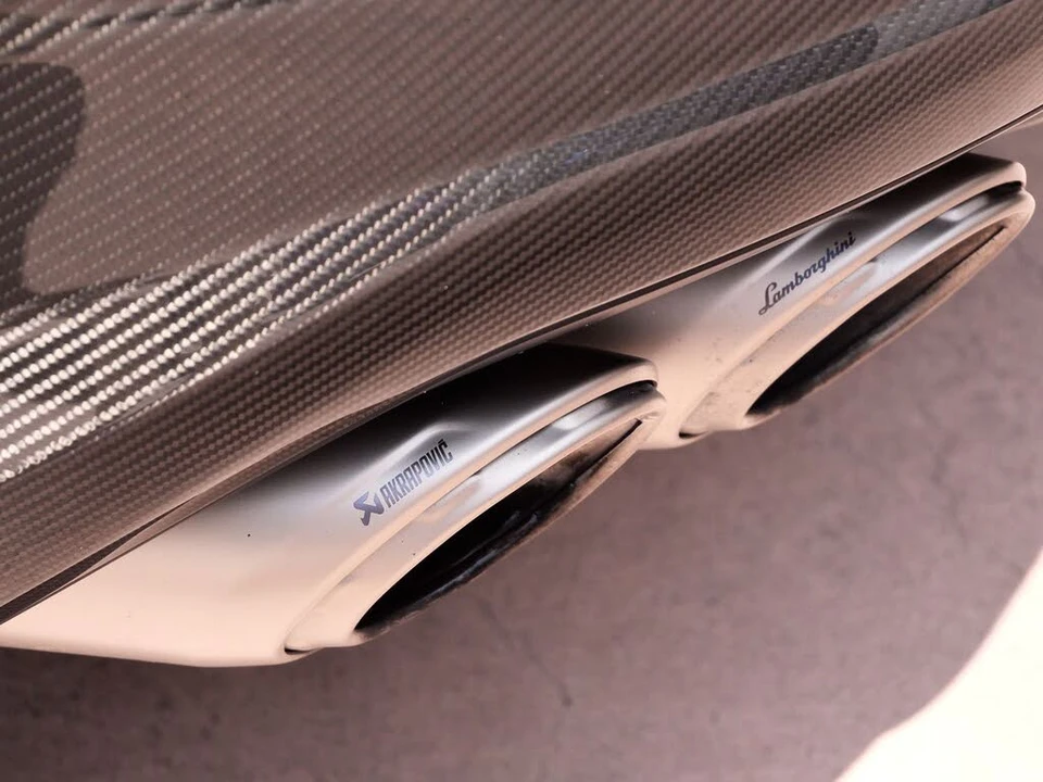 2023 Lamborghini Urus Performante - Image 12 of 31