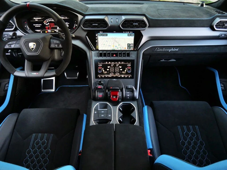 2023 Lamborghini Urus Performante - Image 7 of 31