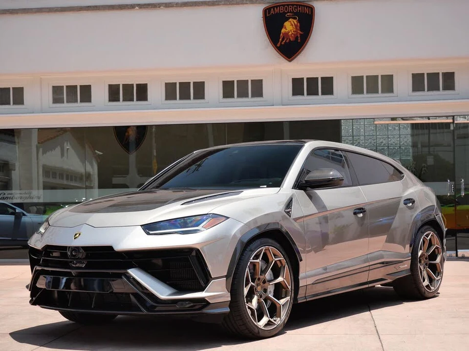 2023 Lamborghini Urus Performante - Image 10 of 31
