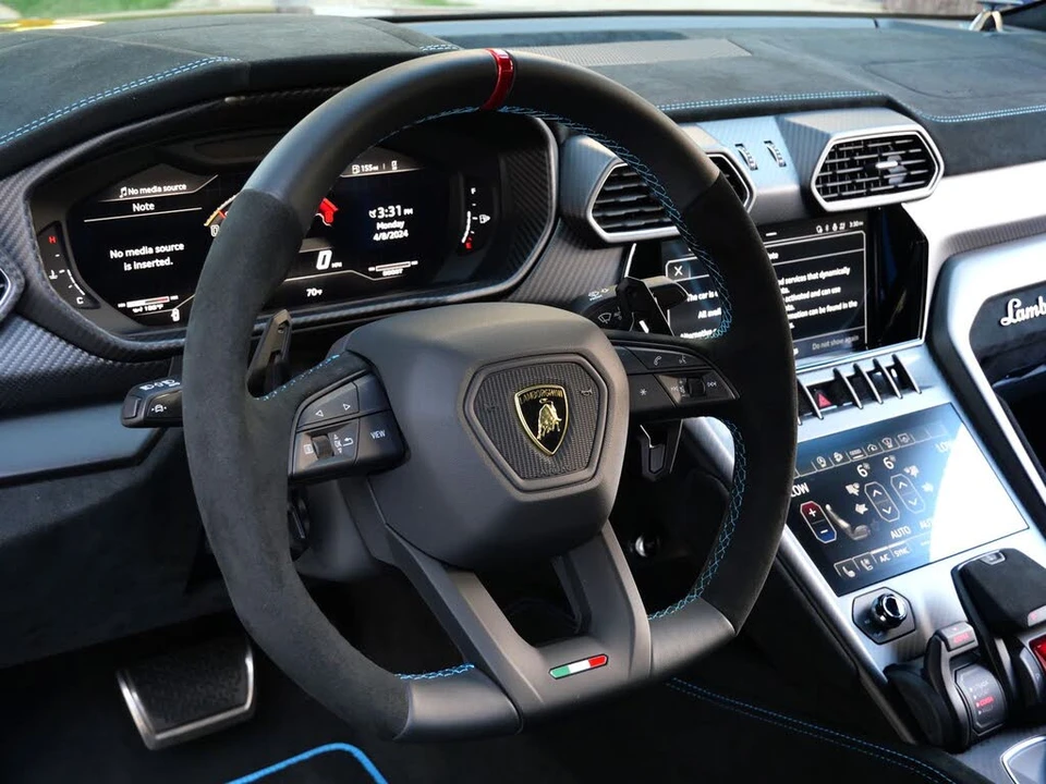 2023 Lamborghini Urus Performante - Image 18 of 31