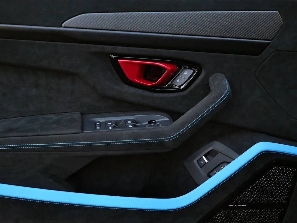 2023 Lamborghini Urus Performante - Image 20 of 31