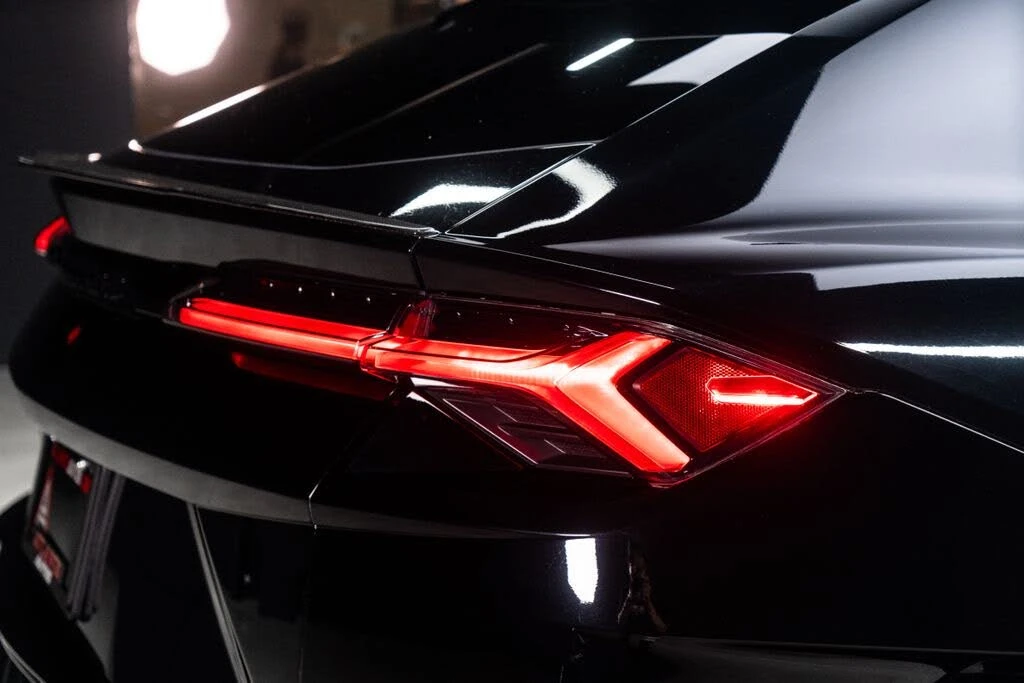 2023 Lamborghini Urus Performante - Image 16 of 31