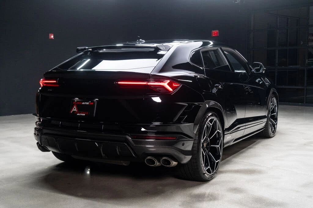 2023 Lamborghini Urus Performante - Image 17 of 31