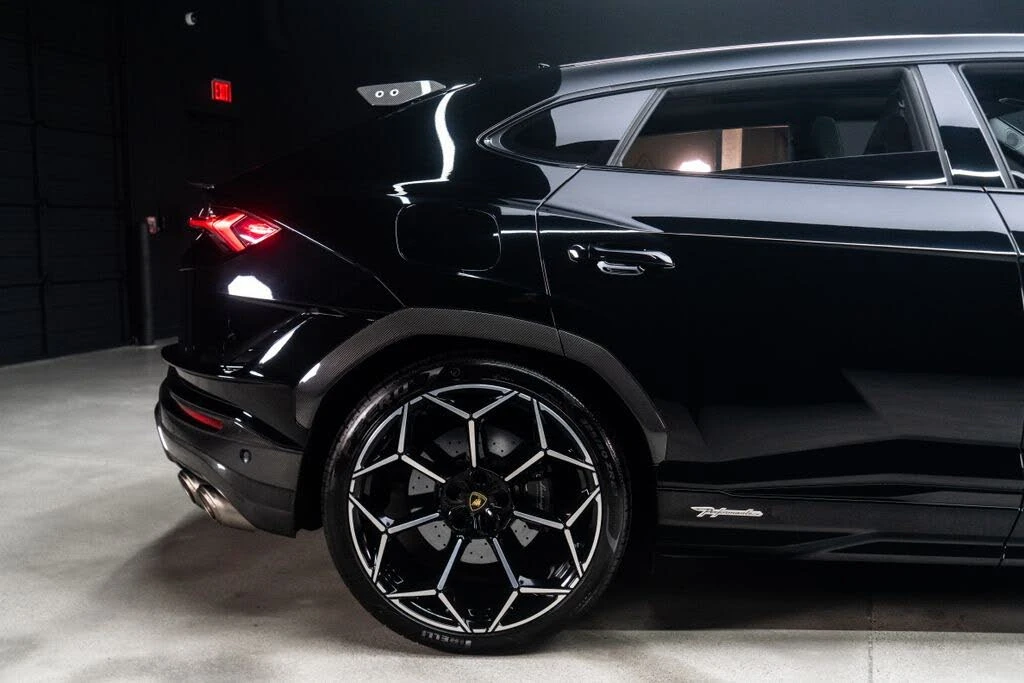 2023 Lamborghini Urus Performante - Image 14 of 31