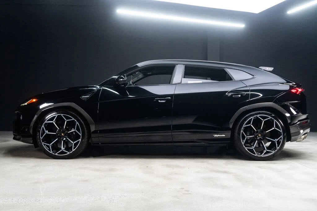 2023 Lamborghini Urus Performante - Image 24 of 31