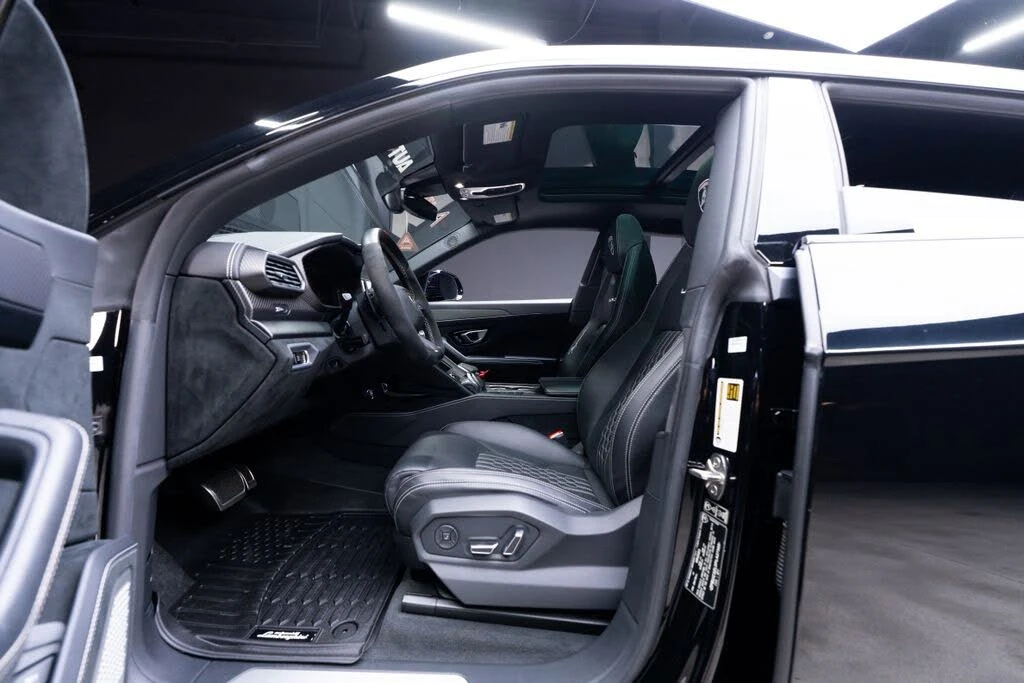 2023 Lamborghini Urus Performante - Image 30 of 31