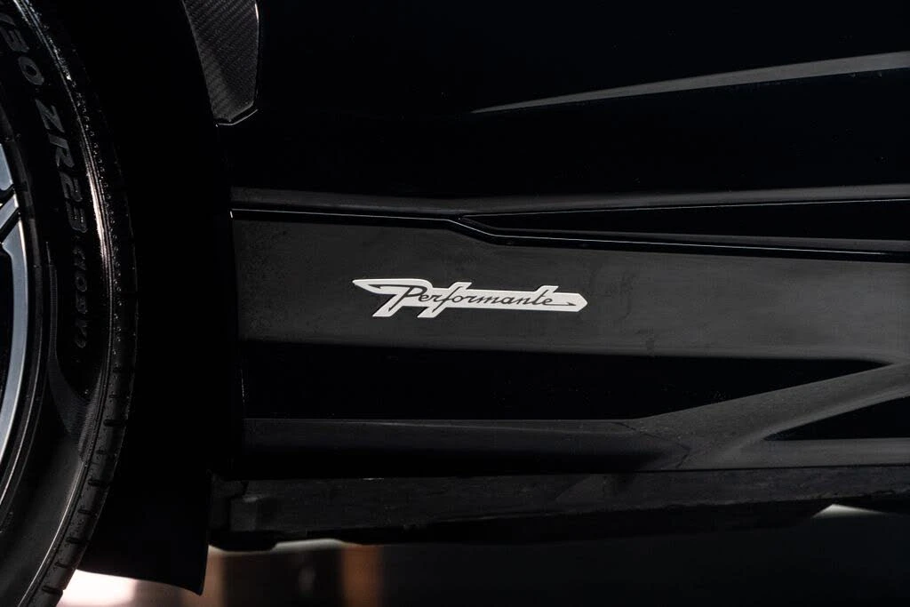 2023 Lamborghini Urus Performante - Image 15 of 31