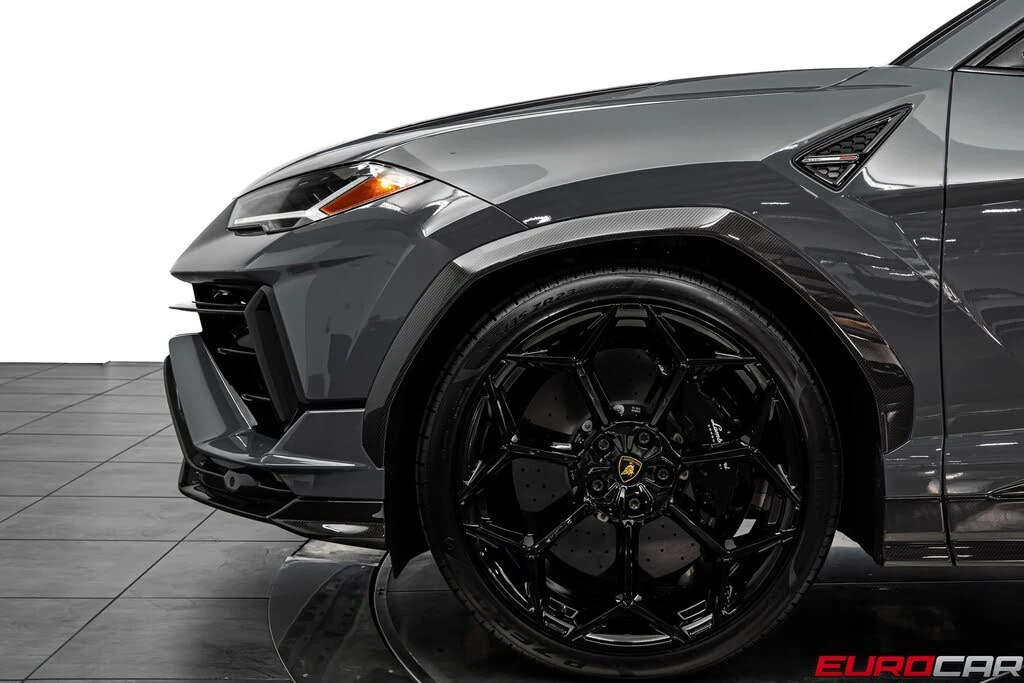 2023 Lamborghini Urus Performante - Image 17 of 31