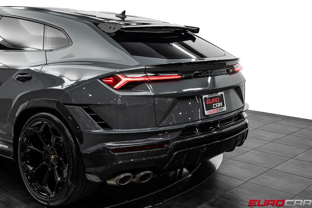 2023 Lamborghini Urus Performante - Image 25 of 31
