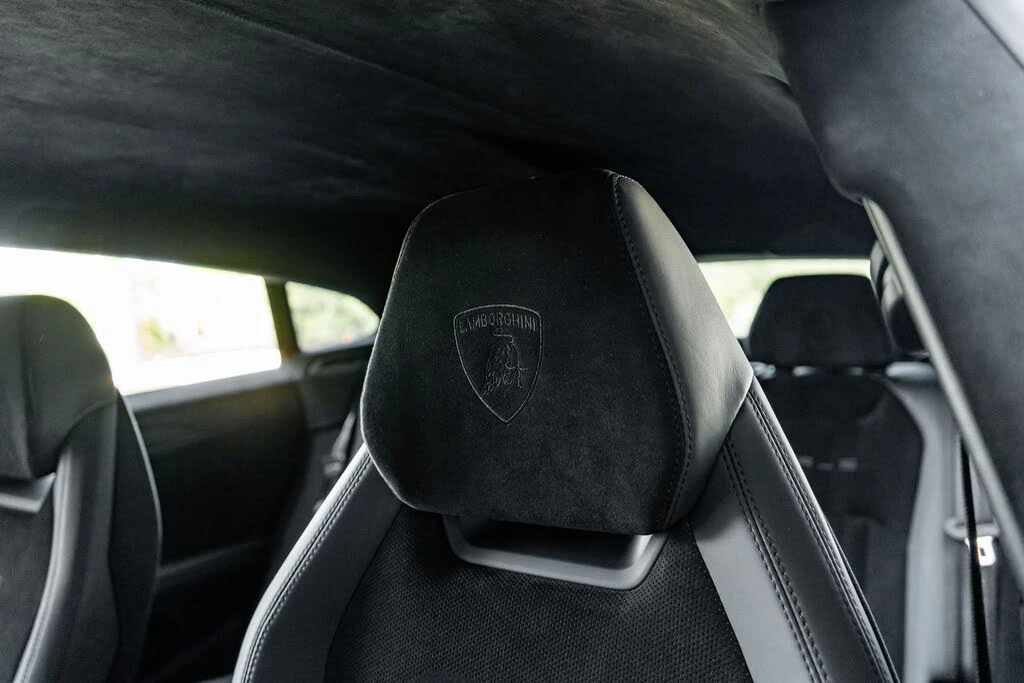 2023 Lamborghini Urus Performante - Image 28 of 31