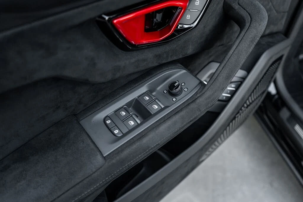 2023 Lamborghini Urus Performante - Image 25 of 31