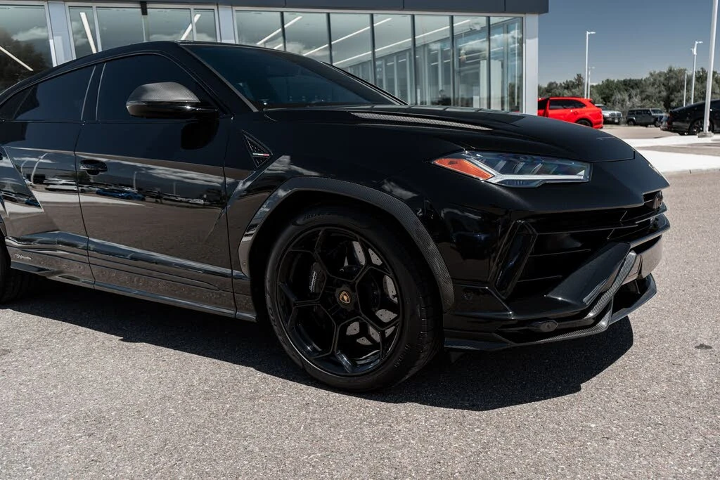 2023 Lamborghini Urus Performante - Image 19 of 31