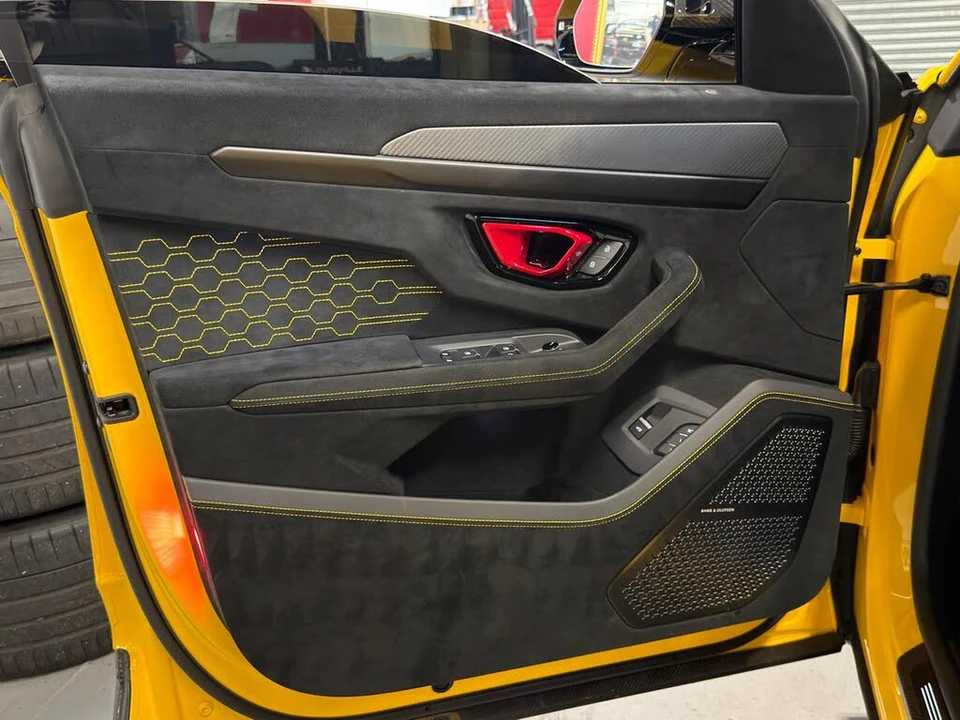 2023 Lamborghini Urus Performante - Image 25 of 31