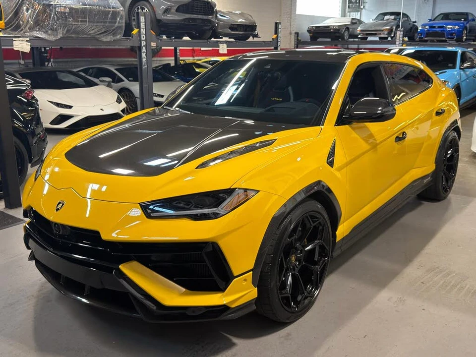 2023 Lamborghini Urus Performante - Image 12 of 31
