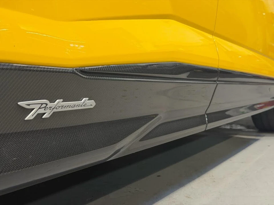 2023 Lamborghini Urus Performante - Image 21 of 31