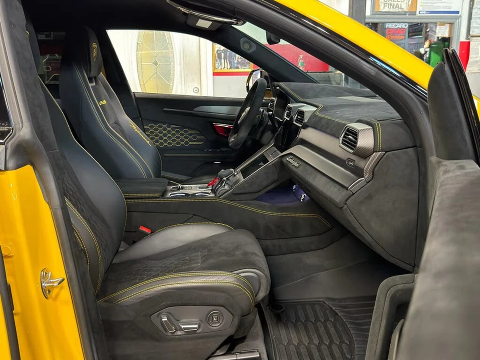 2023 Lamborghini Urus Performante - Image 30 of 31