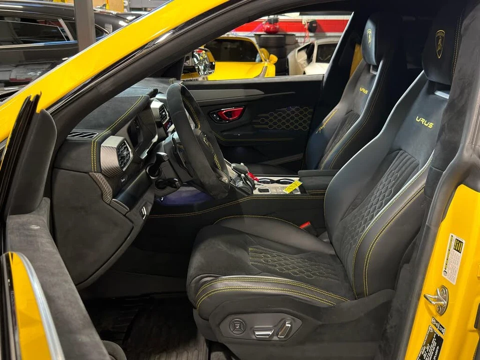 2023 Lamborghini Urus Performante - Image 23 of 31