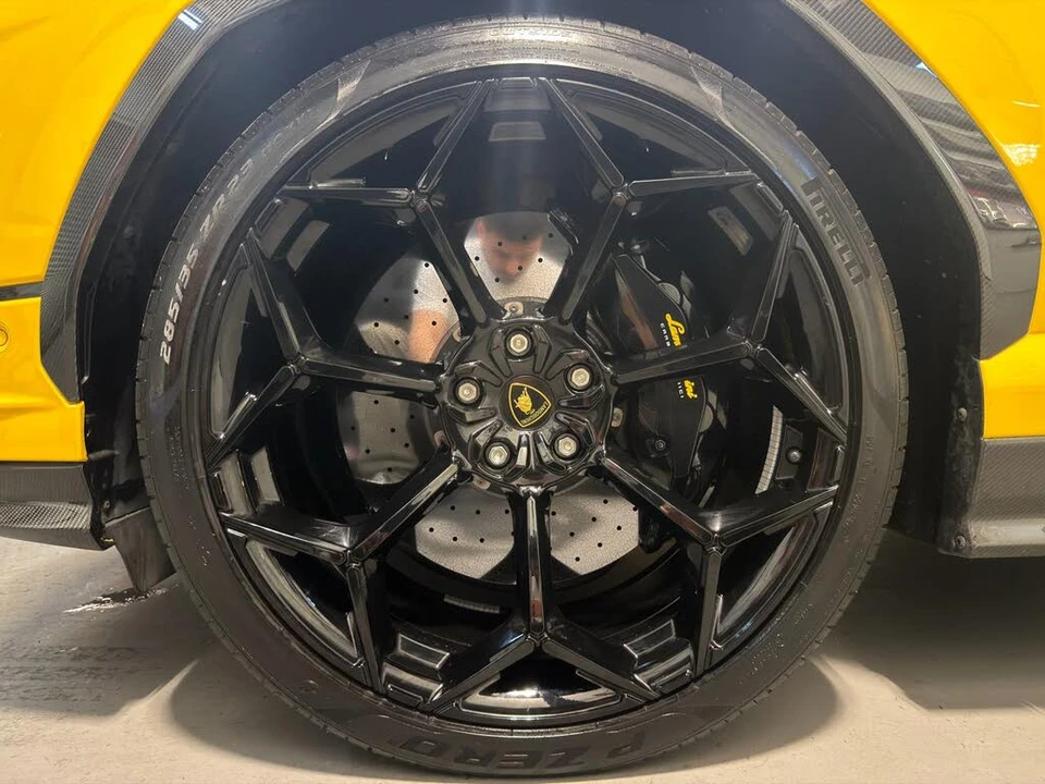 2023 Lamborghini Urus Performante - Image 11 of 31