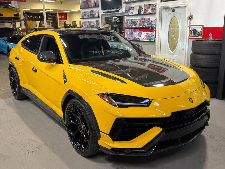2023 Lamborghini Urus Performante - Image 3 of 31