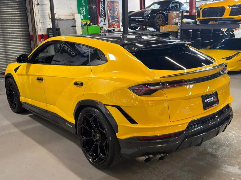 2023 Lamborghini Urus Performante - Image 10 of 31