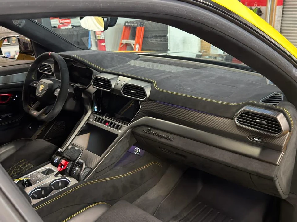 2023 Lamborghini Urus Performante - Image 27 of 31