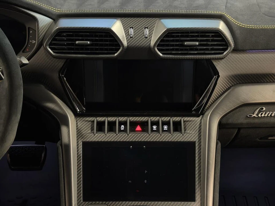 2023 Lamborghini Urus Performante - Image 28 of 31
