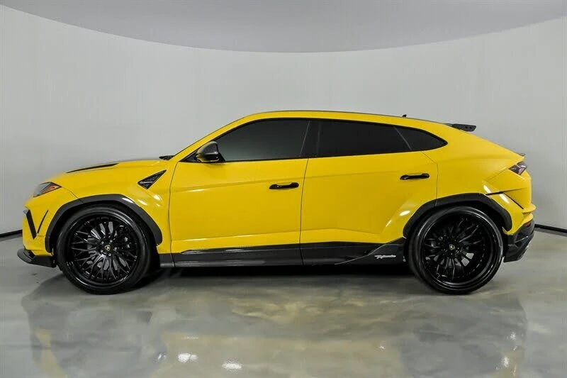2023 Lamborghini Urus Performante - Image 8 of 31